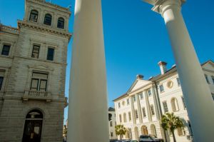The historic Court House built in 1792 on Broad Street in...