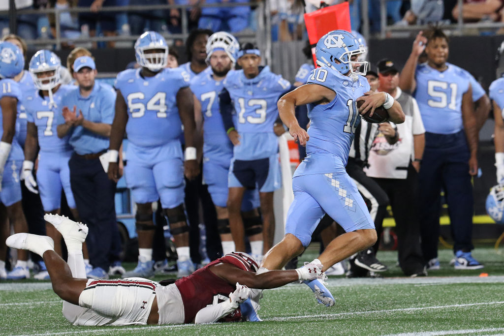 COLLEGE FOOTBALL: SEP 02 Duke's Mayo Classic - North Carolina vs South Carolina